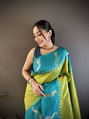 green soft silk blend butti zari weaving banarasi saree 3