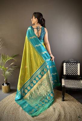 green soft silk blend butti zari weaving banarasi saree 4