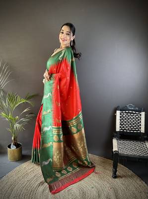 red soft silk blend butti zari weaving banarasi saree 2
