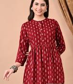 Jaipurite women's maroon printed Casual kruti in rayon