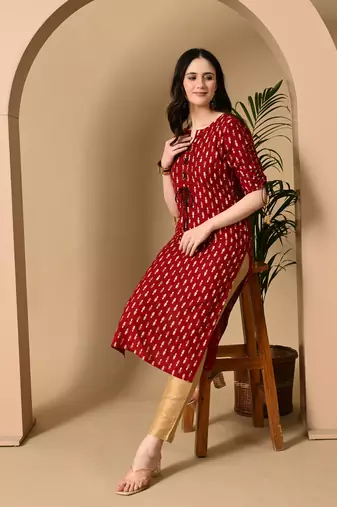 Jaipurite women stylish paisley printed straight kurta in maroon