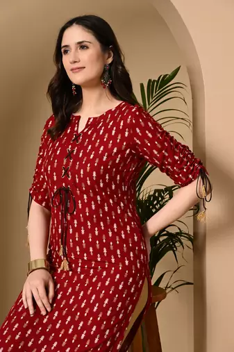 Jaipurite women stylish paisley printed straight kurta in maroon