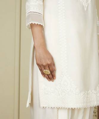 Ayanna daisy ivory short kurta with dhoti set 2
