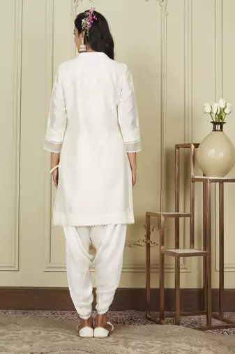 Ayanna daisy ivory short kurta with dhoti set