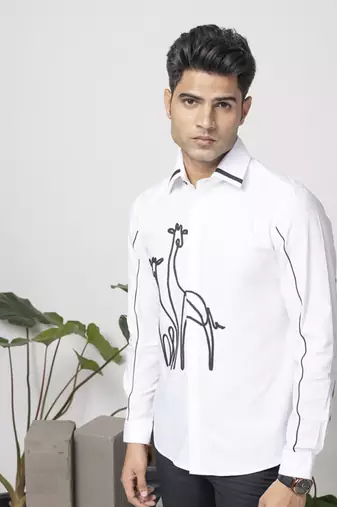 White cotton men's shirt with giraffe Print