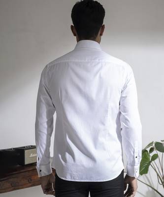 White plain cotton men's shirt with french cuffs and metal buttons. 3