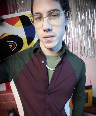 Green plain viscose men's shirt with a spread collar 4