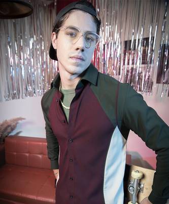 Green plain viscose men's shirt with a spread collar 5