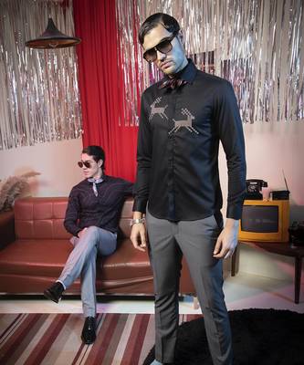 Black printed cotton men's shirt with the deer artwork 4