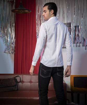 White printed cotton men's shirt with a sharp spread collar 3