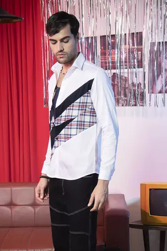 White plain cotton men's casual shirt