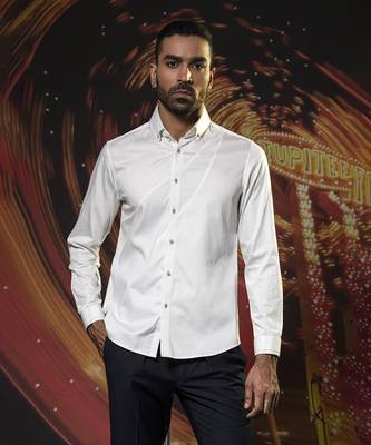 White plain cotton men's shirt with creative curved style 1