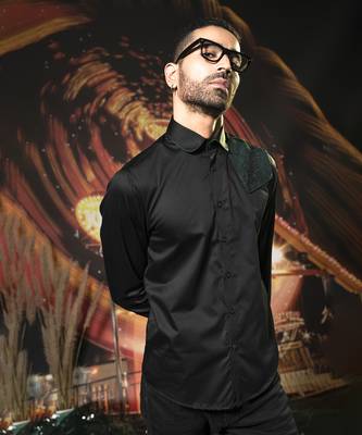 Black plain cotton men's shirt with heart-shaped patch 1