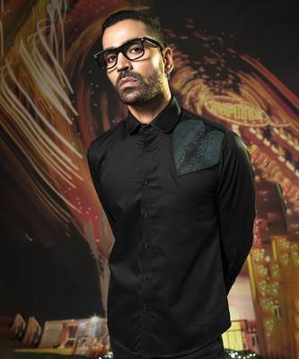 Black plain cotton men's shirt with heart-shaped patch 2
