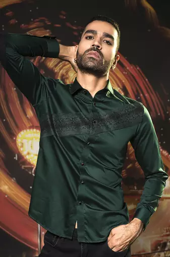 Green plain cotton men's shirt with patch of snake print