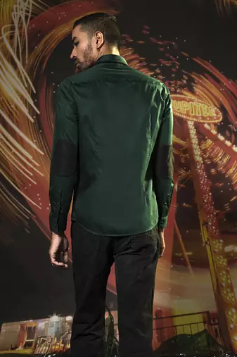 Green plain cotton men's shirt with patch of snake print