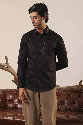 Black plain cotton men's collared shirt