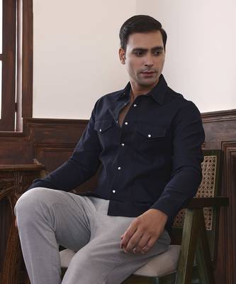Navy Blue plain cotton men's shirt with illusory pockets 2