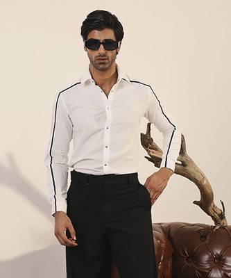 White plain cotton men's shirt with sleek navy blue stripe 1