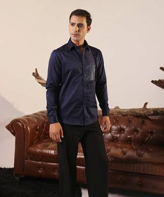 Blue plain cotton men's shirt with scaly texture leather patch 3