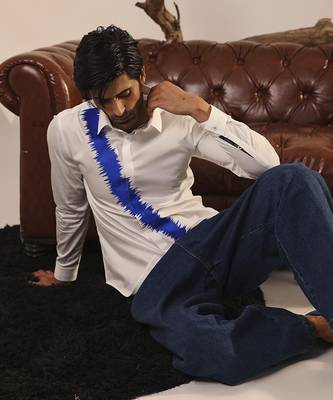 White plain cotton men's shirt showcasing a bold scribbled line in blue 5