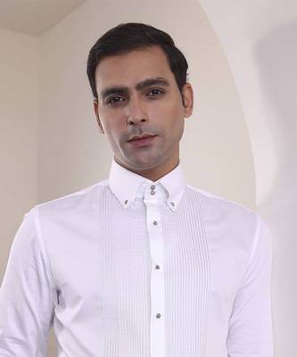 White plain cotton men's shirt detailed with delicate pin tucks 3