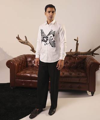 White printed cotton men's shirt with a distinctive patch feature 2