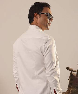 White printed cotton men's shirt adorned with a denim patched flower 3