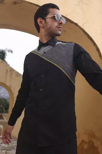 Black printed cotton men's shirt with series of white diagonal stitch line
