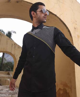 Black printed cotton men's shirt with series of white diagonal stitch line 3