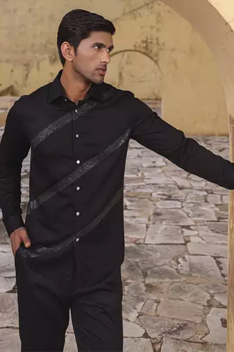 Black plain cotton men's shirt features stitch lines of silver zari