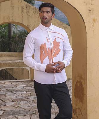 White plain viscose men's shirt with abstract orange print 4