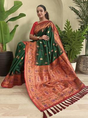Green Paithani silk blend Meenakari Weaving Saree 3