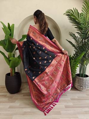 Black Paithani silk blend Meenakari Weaving Saree 3