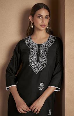 Black cotton blend floral embroidered kurta for women 5
