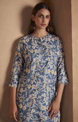 Turquoise cotton blend floral printed kurta for women 5