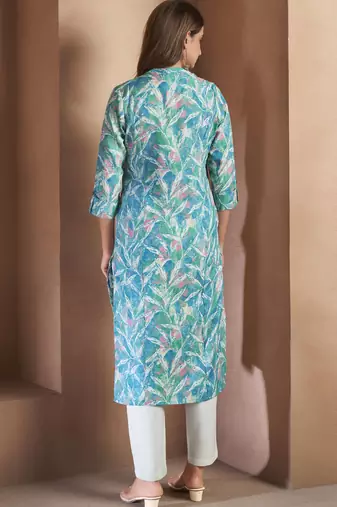 Blue cotton blend floral printed kurta for women