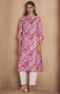 Light pink cotton blend floral printed kurta for women 4