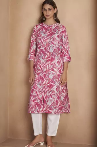 Light pink cotton blend floral printed kurta for women