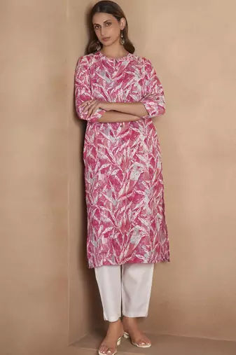 Light pink cotton blend floral printed kurta for women