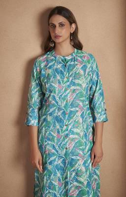 Blue cotton blend floral printed kurta for women 5
