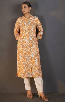 Mustard cotton blend floral printed kurta for women 4