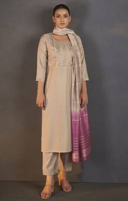 Cream roman silk embroidered kurta set with dupatta for women 4