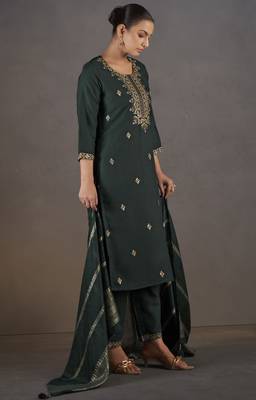Dark green cotton blend embroidered kurta set with dupatta for women 3