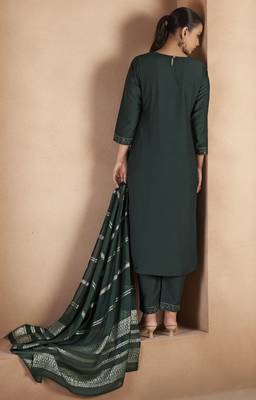 Dark green cotton blend embroidered kurta set with dupatta for women 2