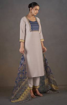 Cream chinnon floral printed kurta set with dupatta for women 3