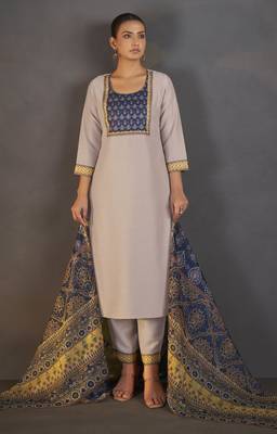 Cream chinnon floral printed kurta set with dupatta for women 4
