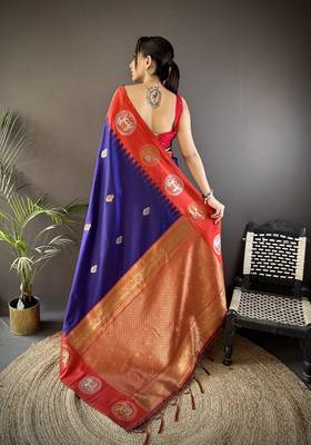 royal blue soft silk butti zari weaving work banarasi saree 4
