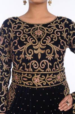 Navy blue velvet embroidered zari work islamic kaftans 4