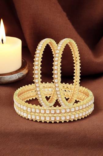  set of 4 gold plated pearl studded bangles